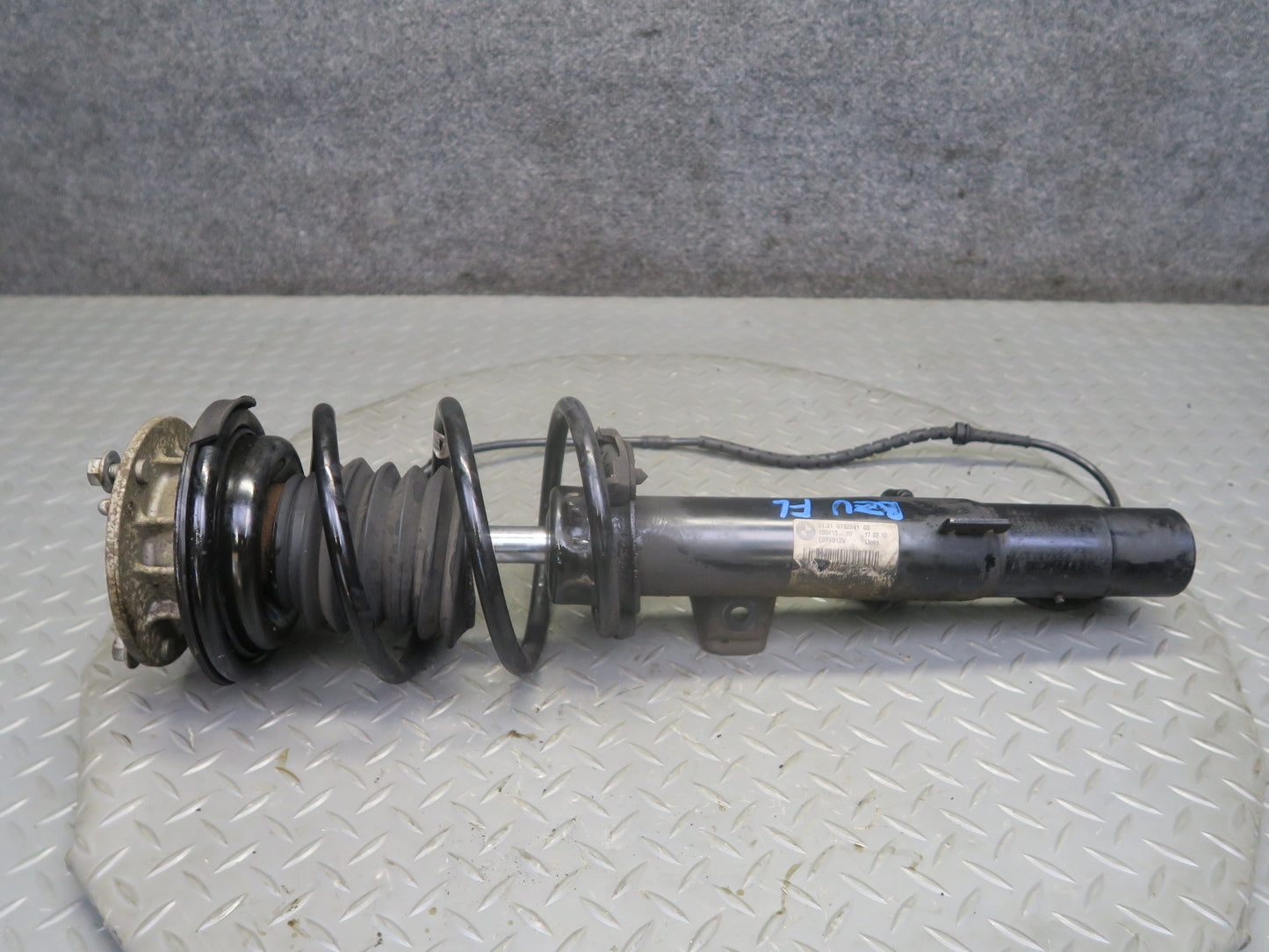 09-16 BMW E89 Z4 28i 30i Set of 2 Front VDC Adaptive Strut Shock Absorber OEM
