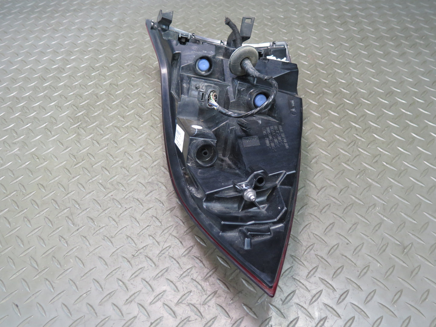 2011-2014 Porsche Cayenne 958 Rear Left Outer Tail Light Lamp 7P5945095S