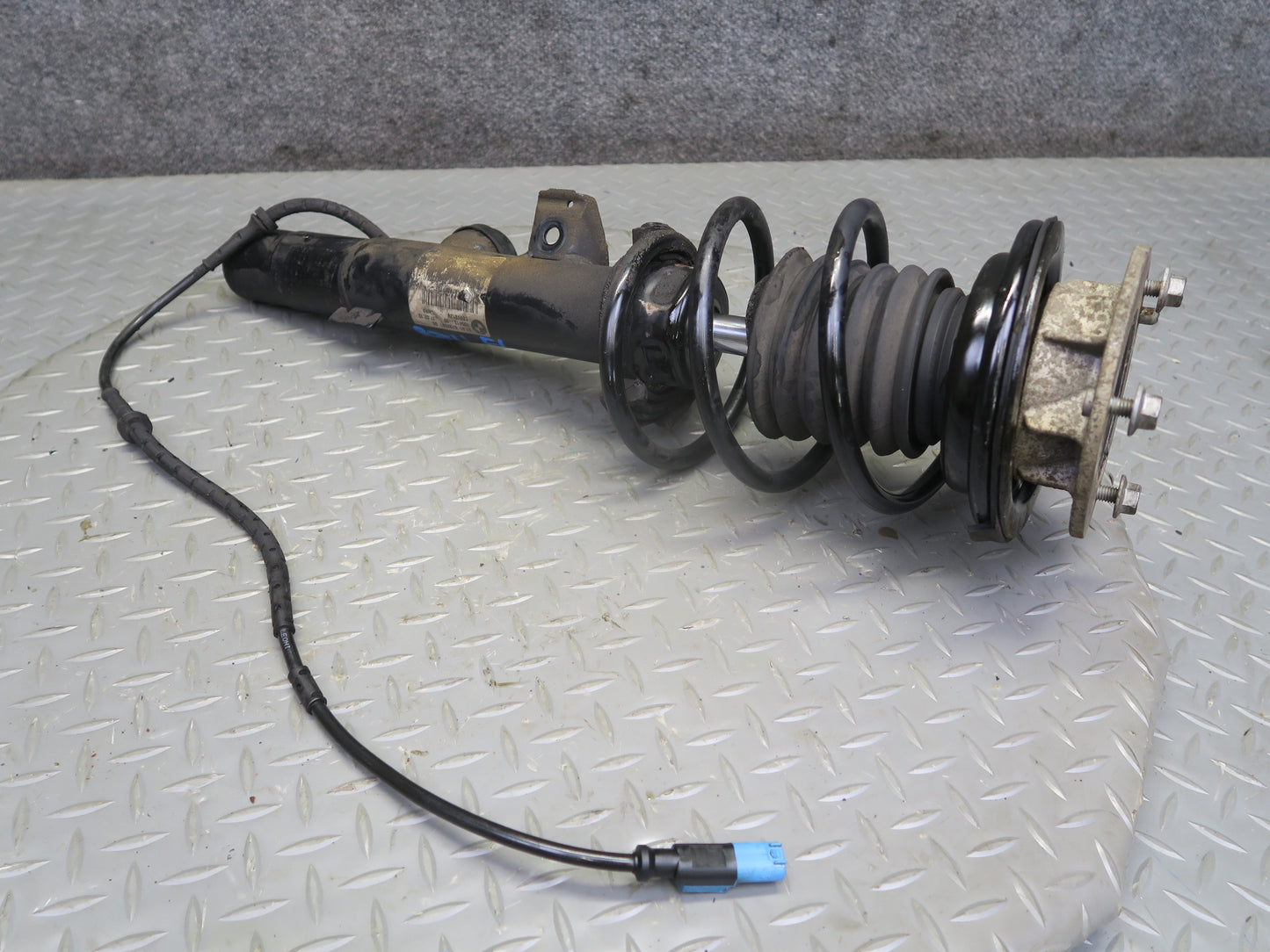 09-16 BMW E89 Z4 28i 30i Set of 2 Front VDC Adaptive Strut Shock Absorber OEM