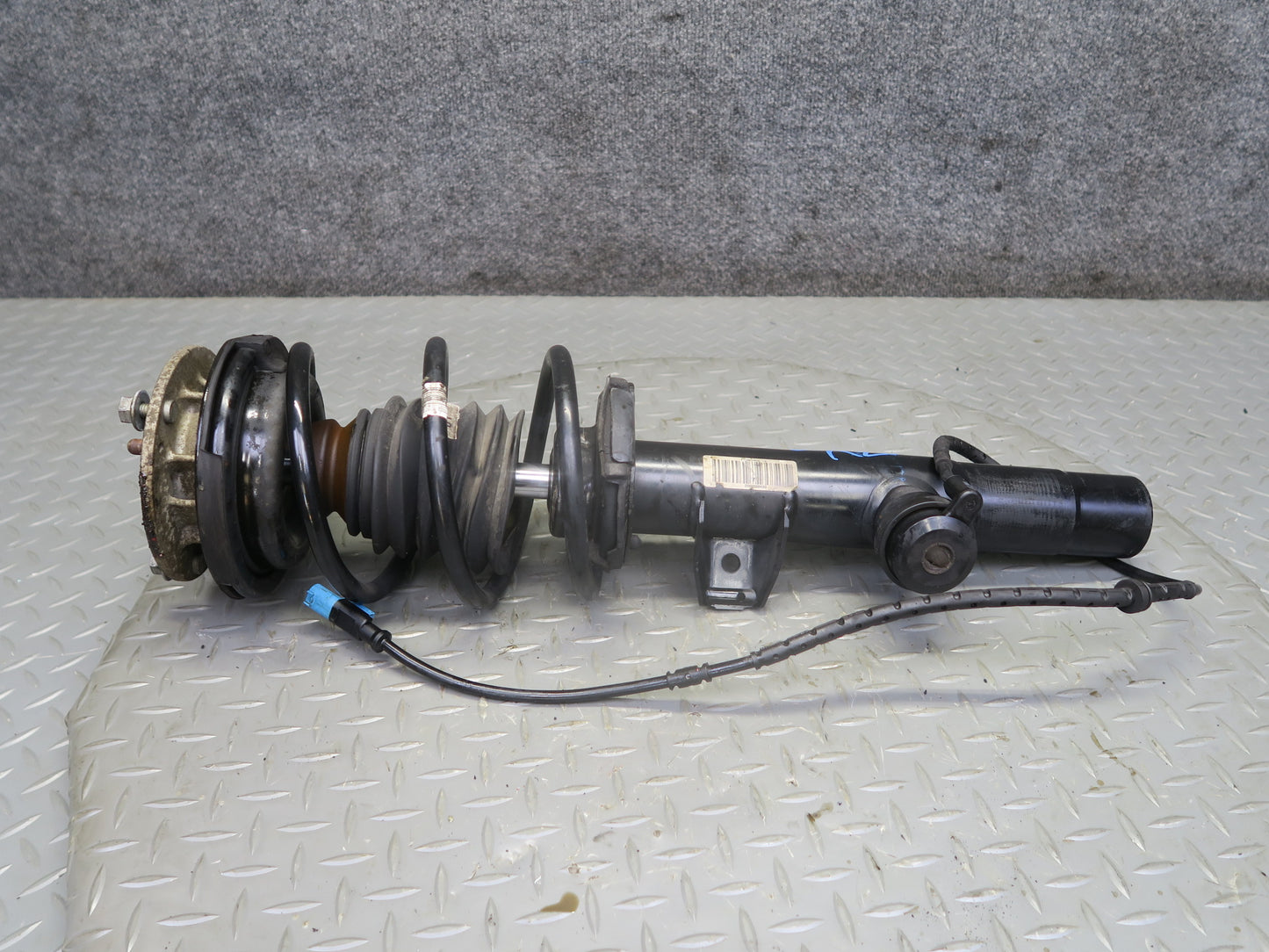 09-16 BMW E89 Z4 28i 30i Set of 2 Front VDC Adaptive Strut Shock Absorber OEM