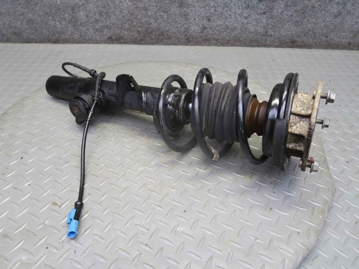 09-16 BMW E89 Z4 28i 30i Set of 2 Front VDC Adaptive Strut Shock Absorber OEM
