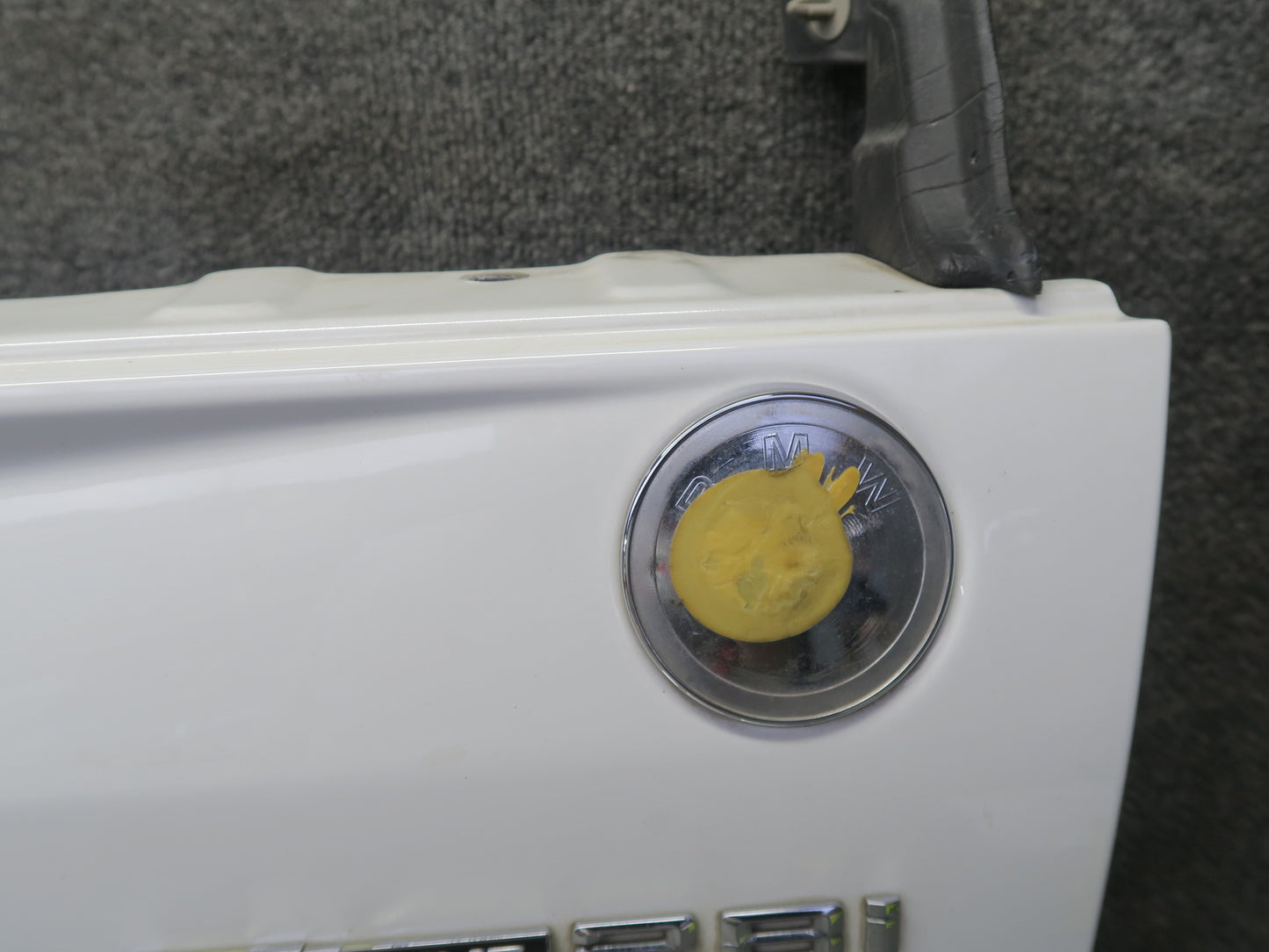 09-13 BMW E89 Z4 Front Left Fender Shell Cover Panel White OEM