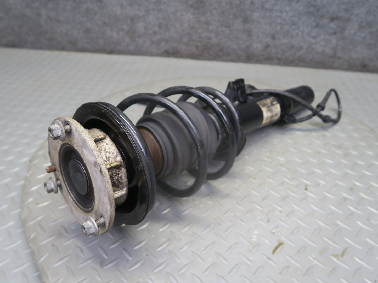 09-16 BMW E89 Z4 28i 30i Set of 2 Front VDC Adaptive Strut Shock Absorber OEM