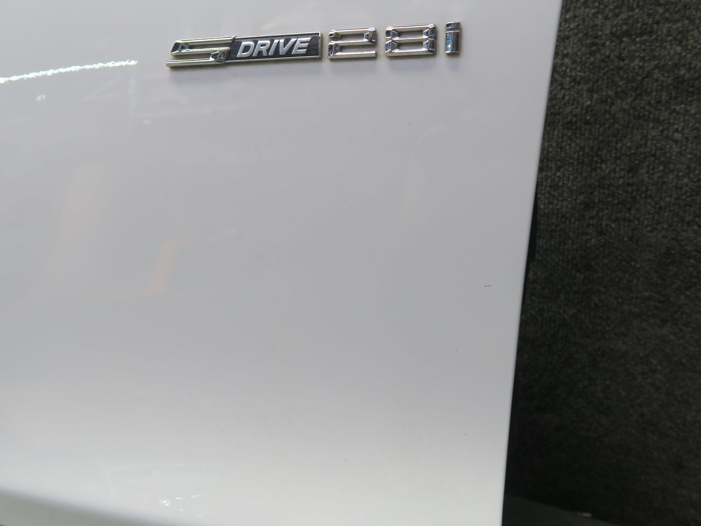 09-13 BMW E89 Z4 Front Left Fender Shell Cover Panel White OEM