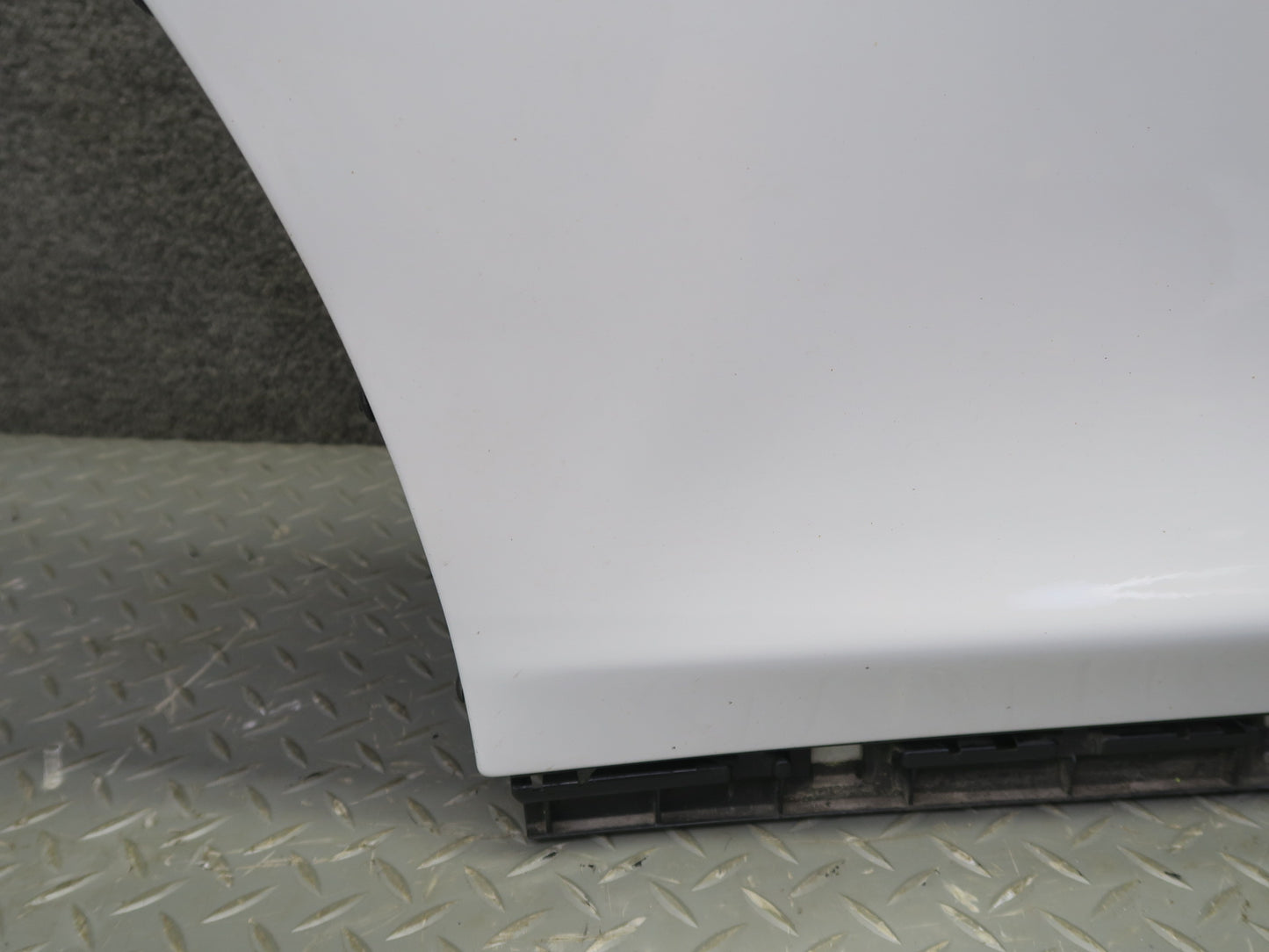 09-13 BMW E89 Z4 Front Left Fender Shell Cover Panel White OEM