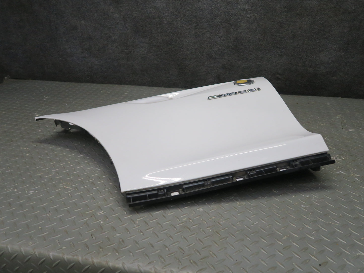 09-13 BMW E89 Z4 Front Left Fender Shell Cover Panel White OEM