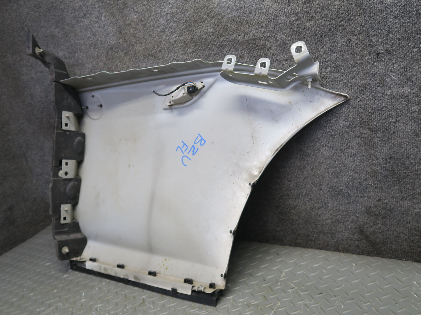 09-13 BMW E89 Z4 Front Left Fender Shell Cover Panel White OEM