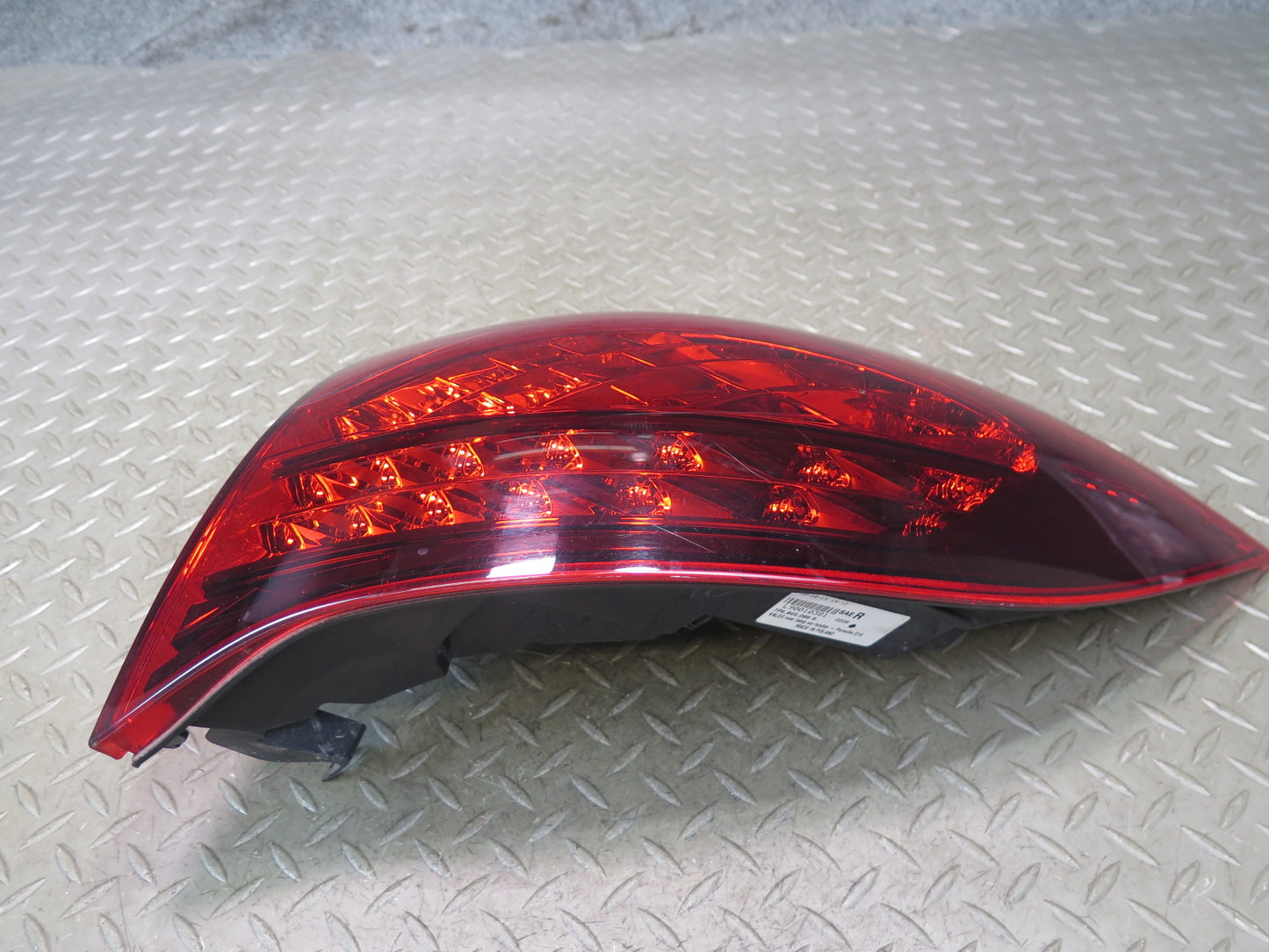 2011-2014 Porsche Cayenne 958 Rear Right Outer Tail Light Lamp 7P5945096S