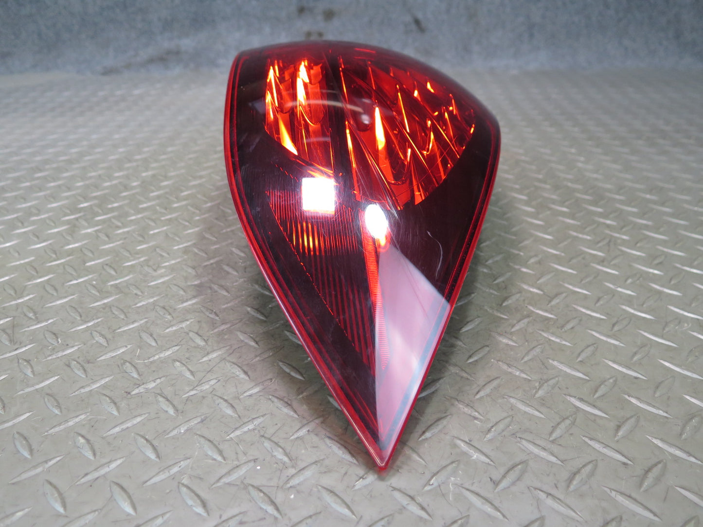 2011-2014 Porsche Cayenne 958 Rear Right Outer Tail Light Lamp 7P5945096S