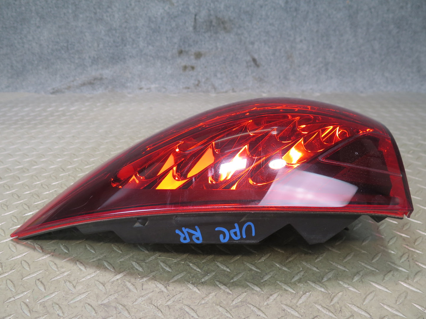 2011-2014 Porsche Cayenne 958 Rear Right Outer Tail Light Lamp 7P5945096S