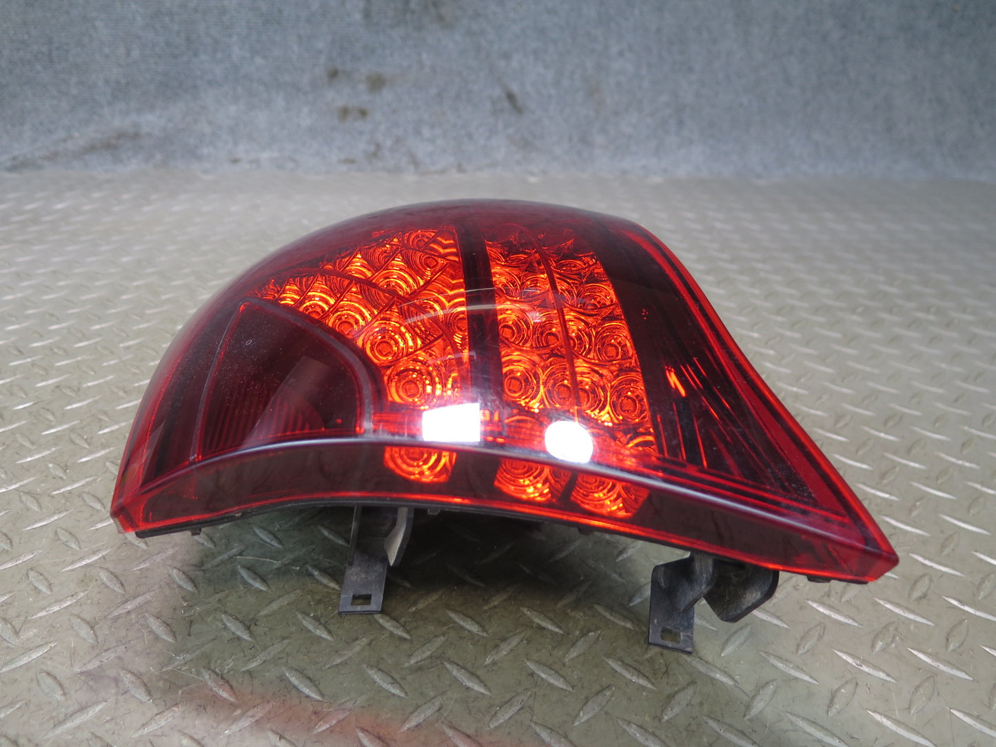 2011-2014 Porsche Cayenne 958 Rear Right Outer Tail Light Lamp 7P5945096S