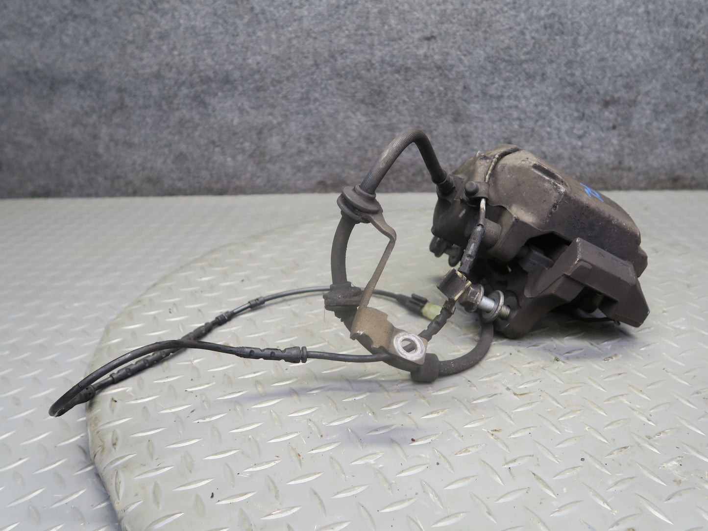 09-16 BMW E89 Z4 28i 30i 35i RWD Set of 2 Front Left Right Brake Caliper 84K OEM