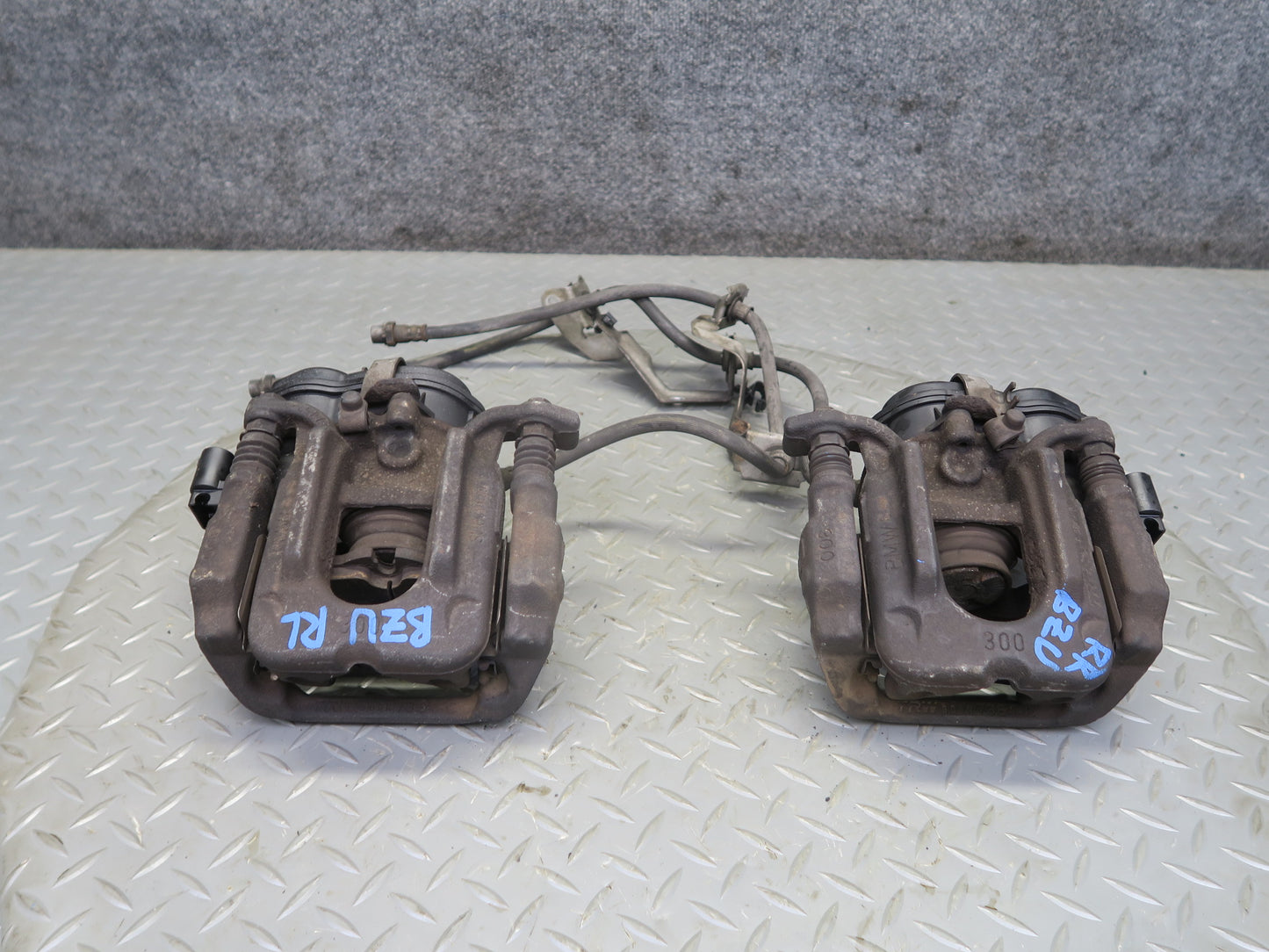 09-16 BMW E89 Z4 Set of 2 Rear Left & Right Brake Caliper 84K Miles OEM