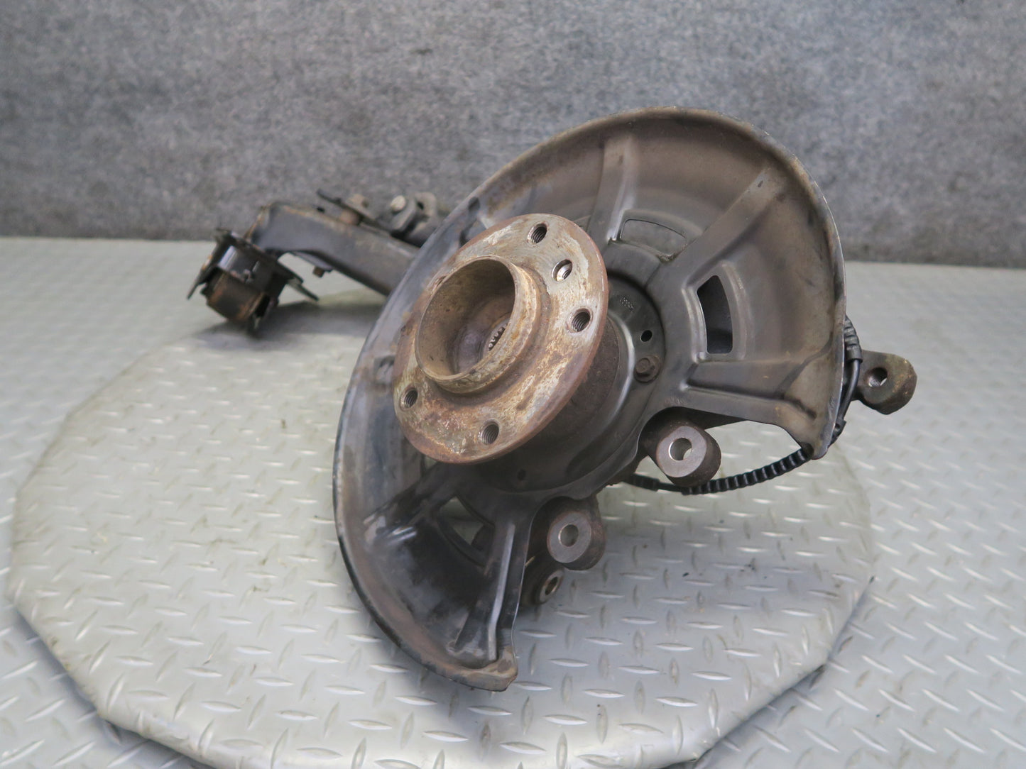 09-16 BMW E89 Z4 Rear Right Spindle Knuckle Wheel Hub Trailing Arm 84K Miles OEM