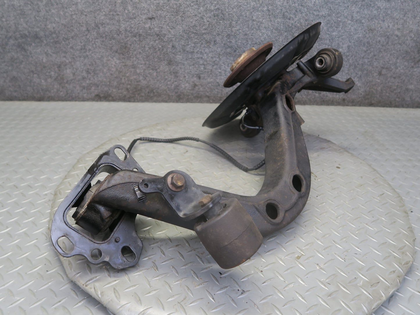 09-16 BMW E89 Z4 Rear Left Spindle Knuckle Wheel Hub Trailing Arm 84K Miles OEM