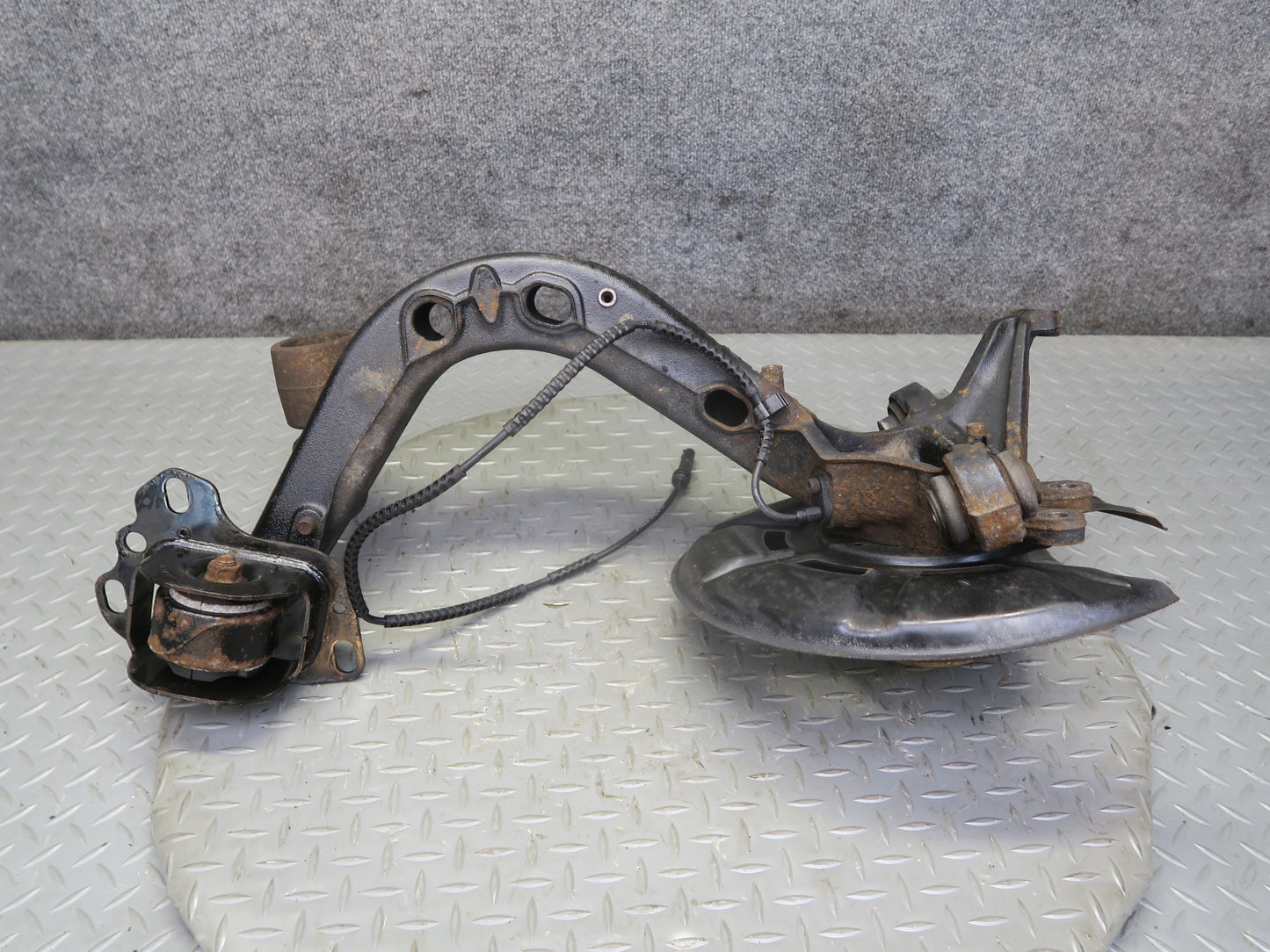 09-16 BMW E89 Z4 Rear Left Spindle Knuckle Wheel Hub Trailing Arm 84K Miles OEM