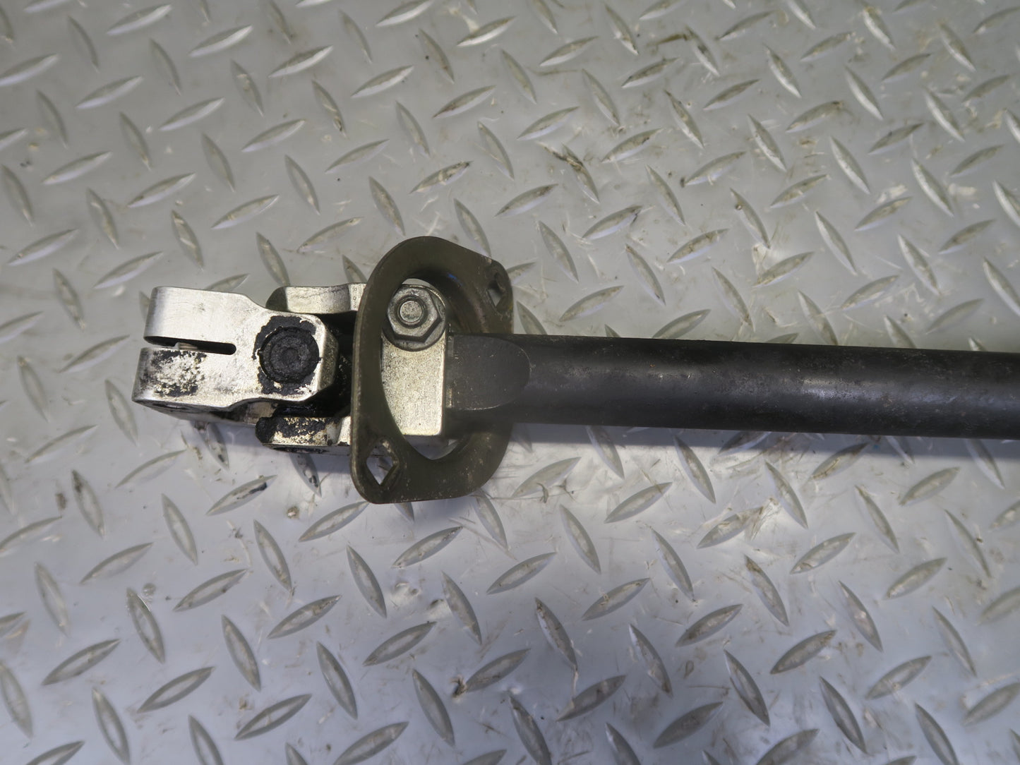 2002-2012 Mercedes W463 G500 Steering Column U Joint Shaft