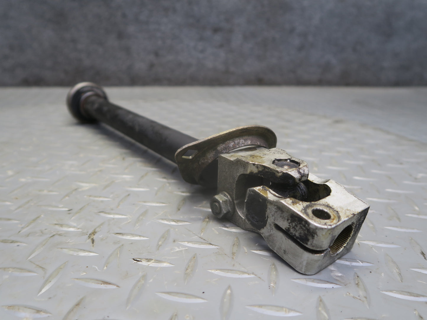 2002-2012 Mercedes W463 G500 Steering Column U Joint Shaft
