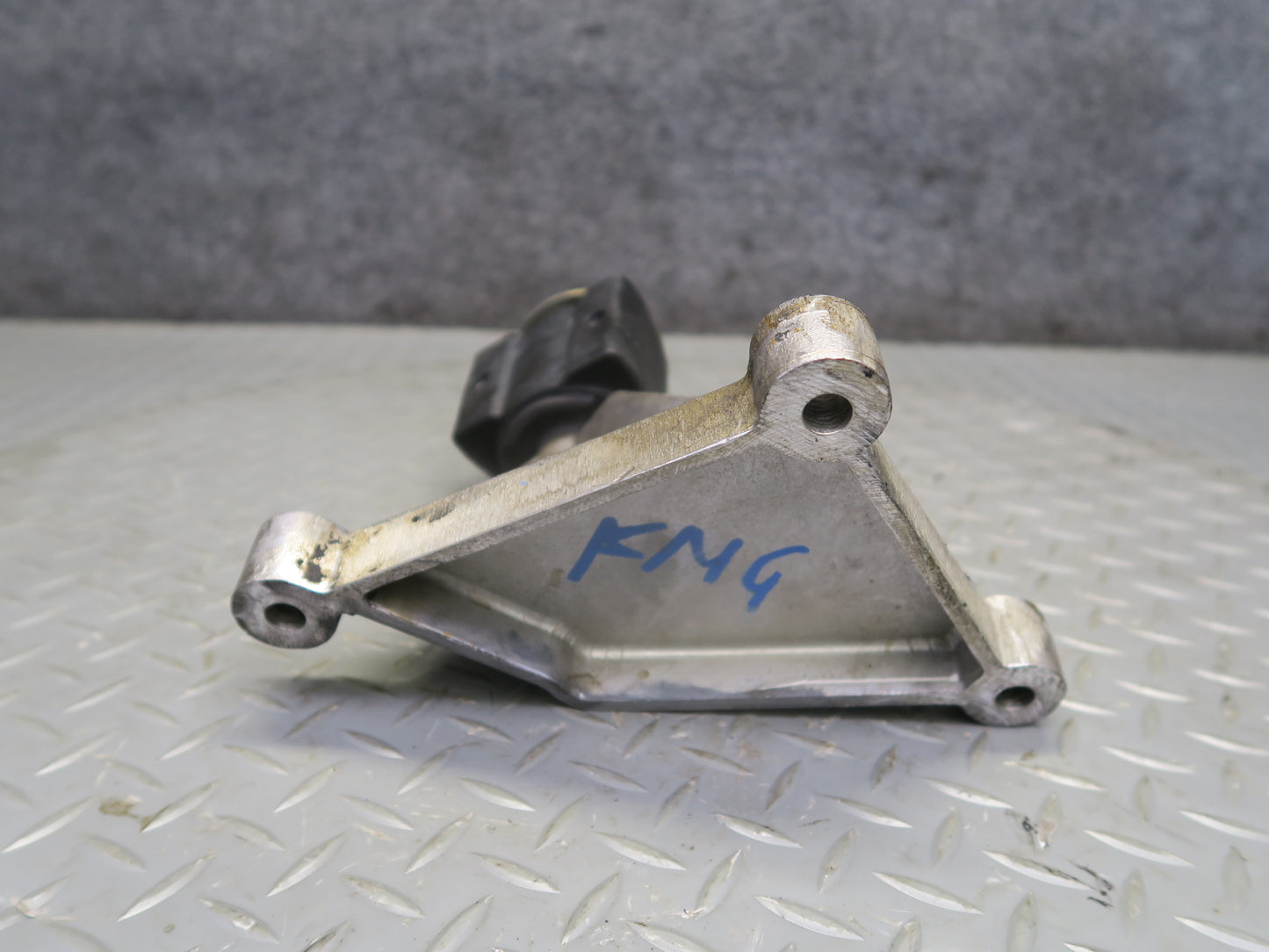 2002-2012 Mercedes W463 G500 Front Transfer Case Mount Support 4632850902