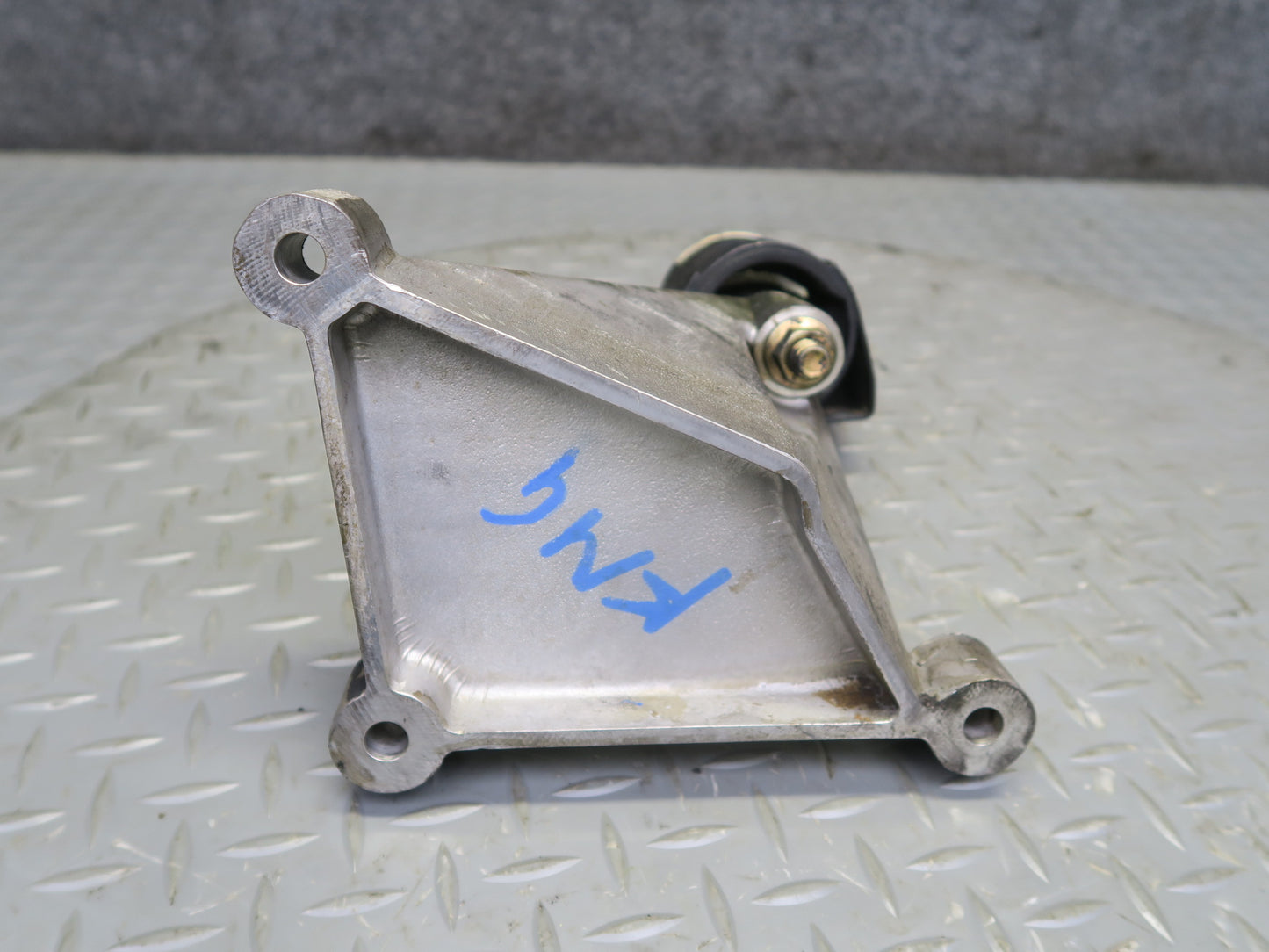 2002-2012 Mercedes W463 G500 Front Transfer Case Mount Support 4632850902