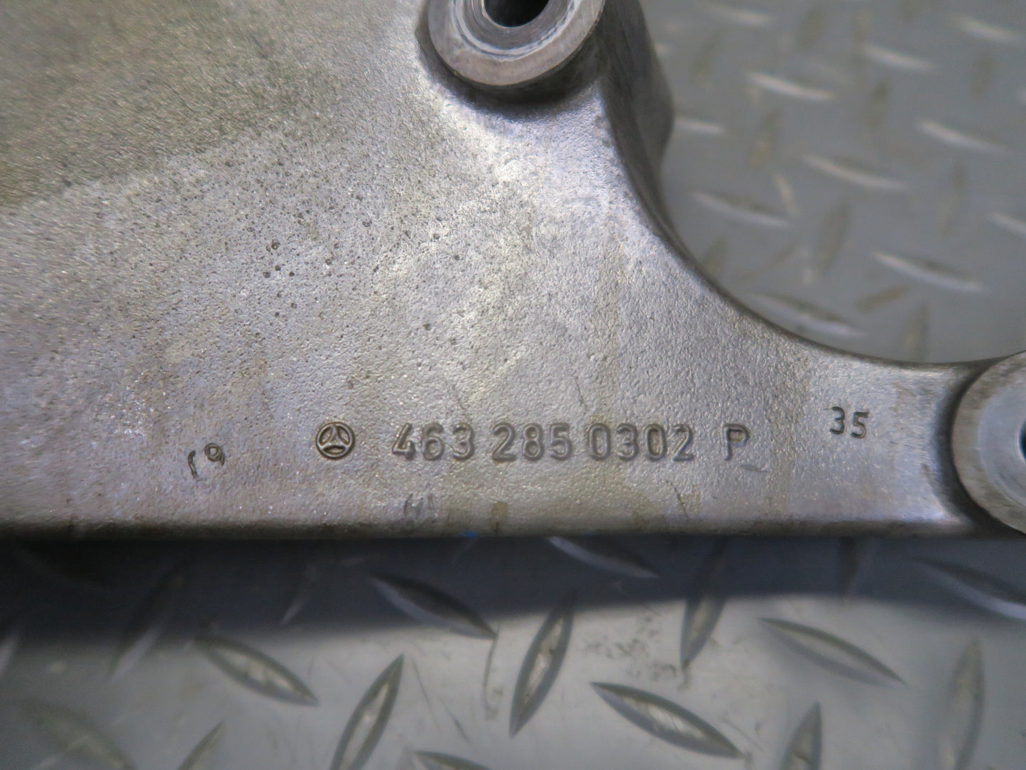 2002-2012 Mercedes W463 G500 Left Transfer  Case Mount Support 4632850302