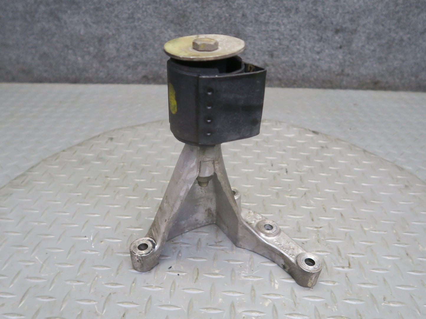 2002-2012 Mercedes W463 G500 Right Transfer Case Mount Support 4632850402