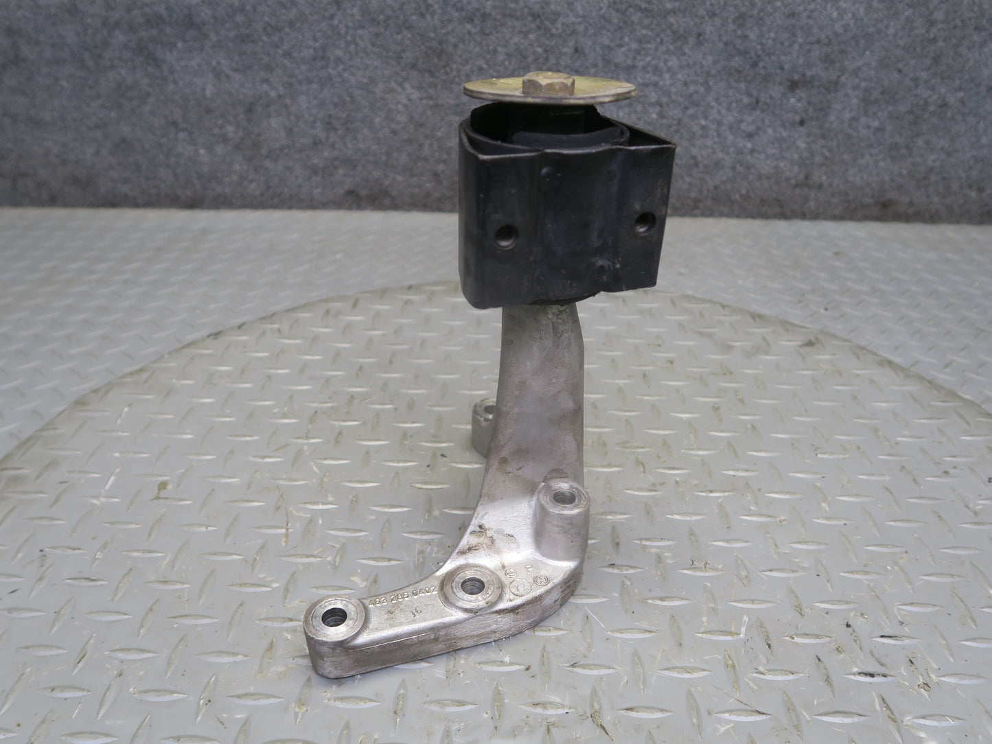 2002-2012 Mercedes W463 G500 Right Transfer Case Mount Support 4632850402