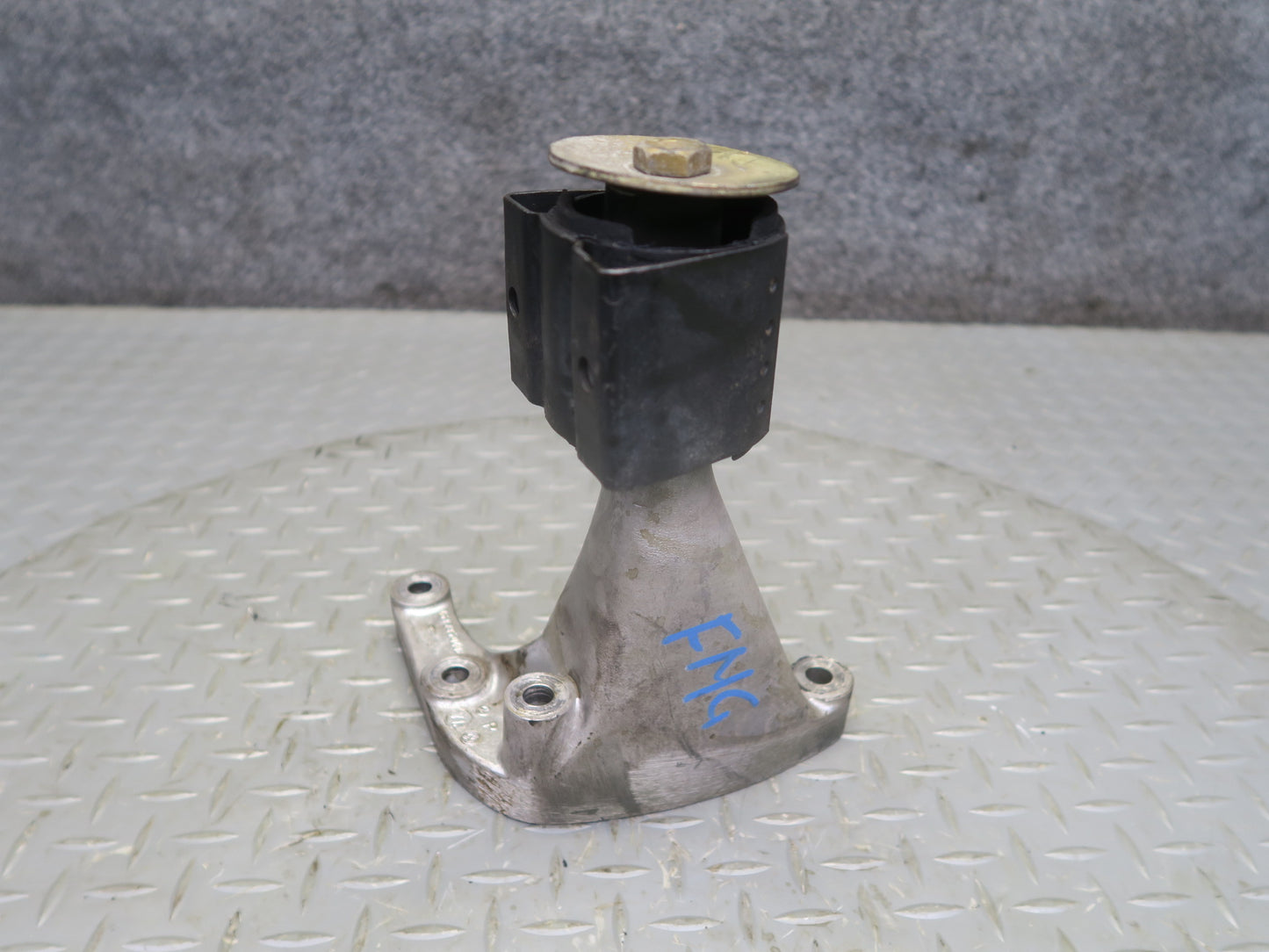 2002-2012 Mercedes W463 G500 Right Transfer Case Mount Support 4632850402