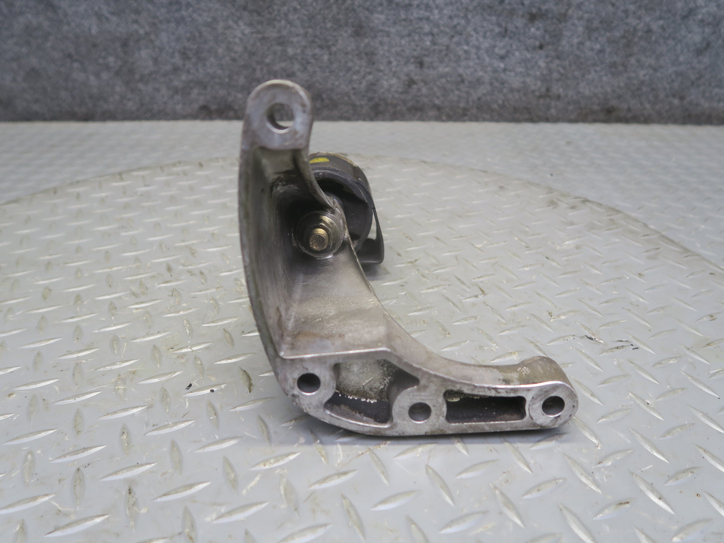 2002-2012 Mercedes W463 G500 Right Transfer Case Mount Support 4632850402