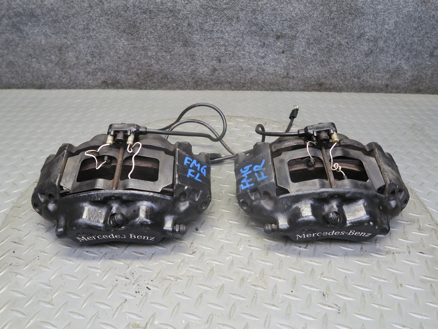 2002-2012 Mercedes W463 G500 Front Left & Right Brake Caliper Set of 2