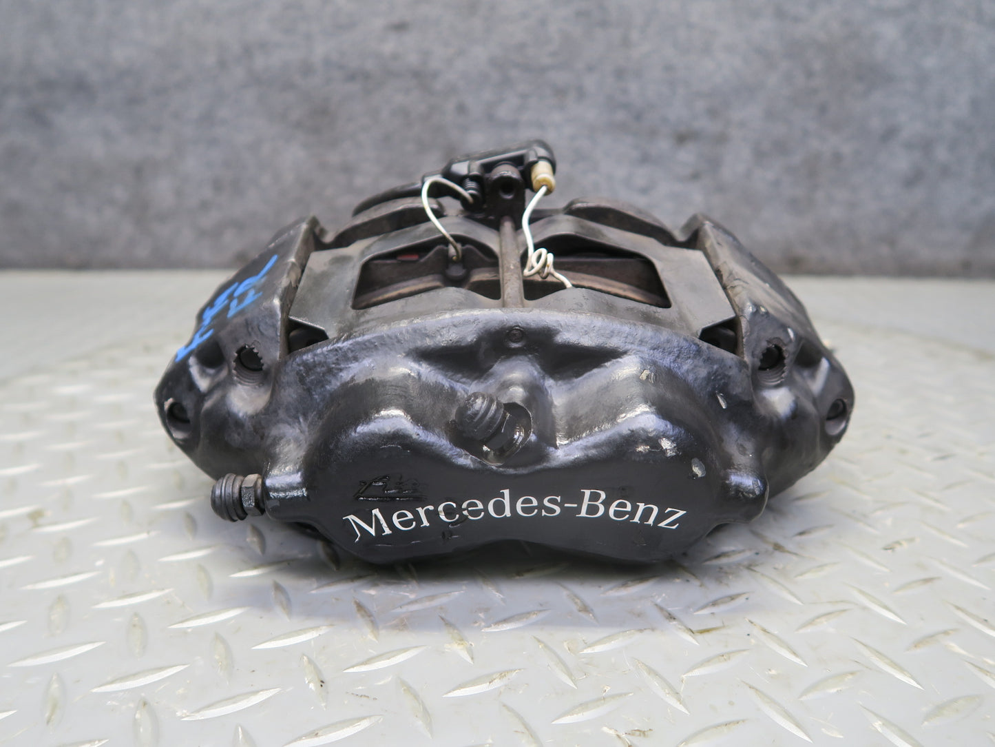 2002-2012 Mercedes W463 G500 Front Left & Right Brake Caliper Set of 2