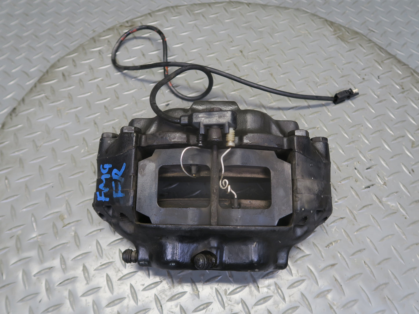 2002-2012 Mercedes W463 G500 Front Left & Right Brake Caliper Set of 2
