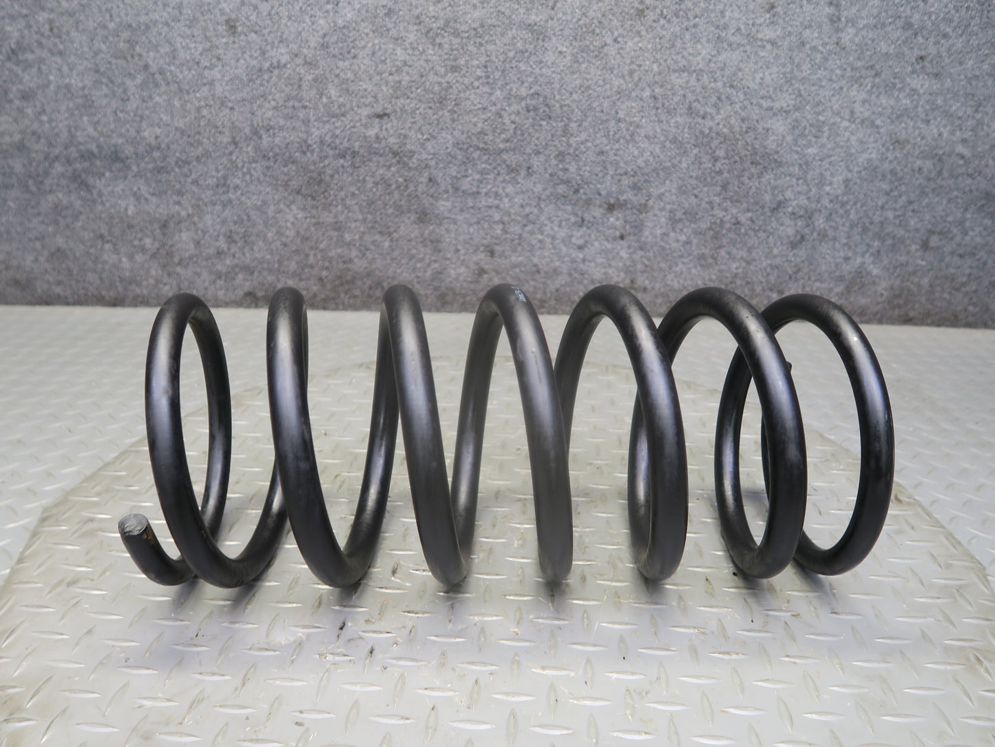 2002-2012 Mercedes W463 G500 4DOOR Rear Left  & Right  Coil Spring Set of 2
