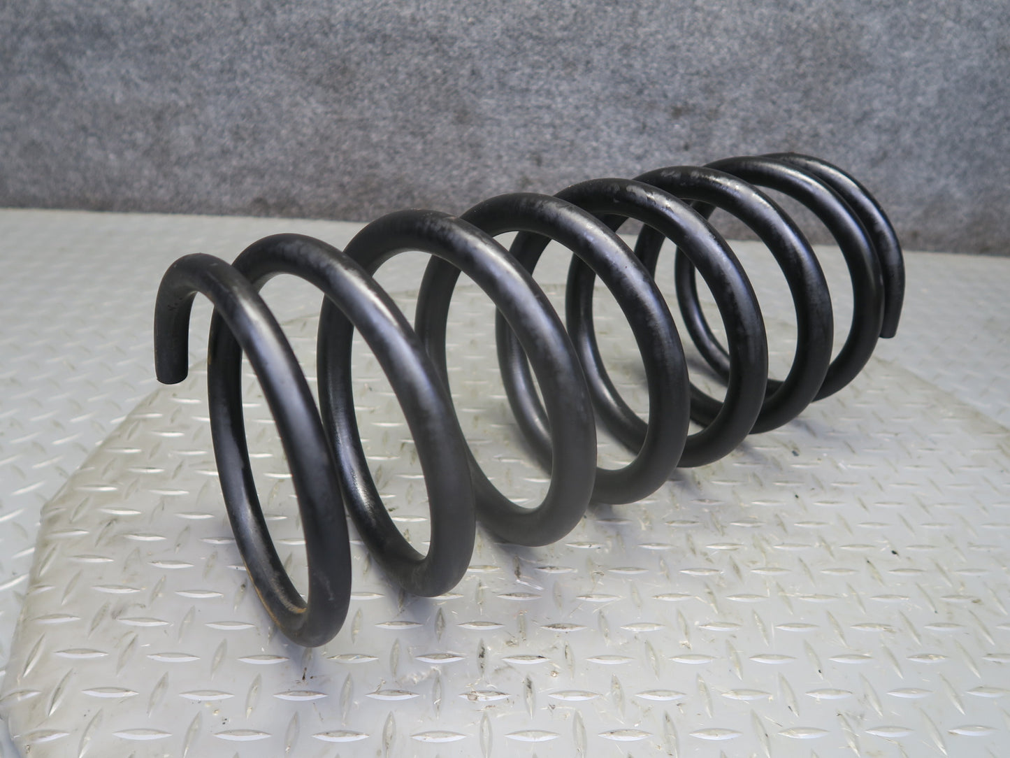 2002-2012 Mercedes W463 G500 4DOOR Rear Left  & Right  Coil Spring Set of 2