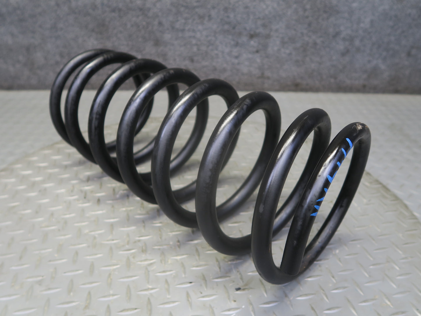 2002-2012 Mercedes W463 G500 4DOOR Rear Left  & Right  Coil Spring Set of 2