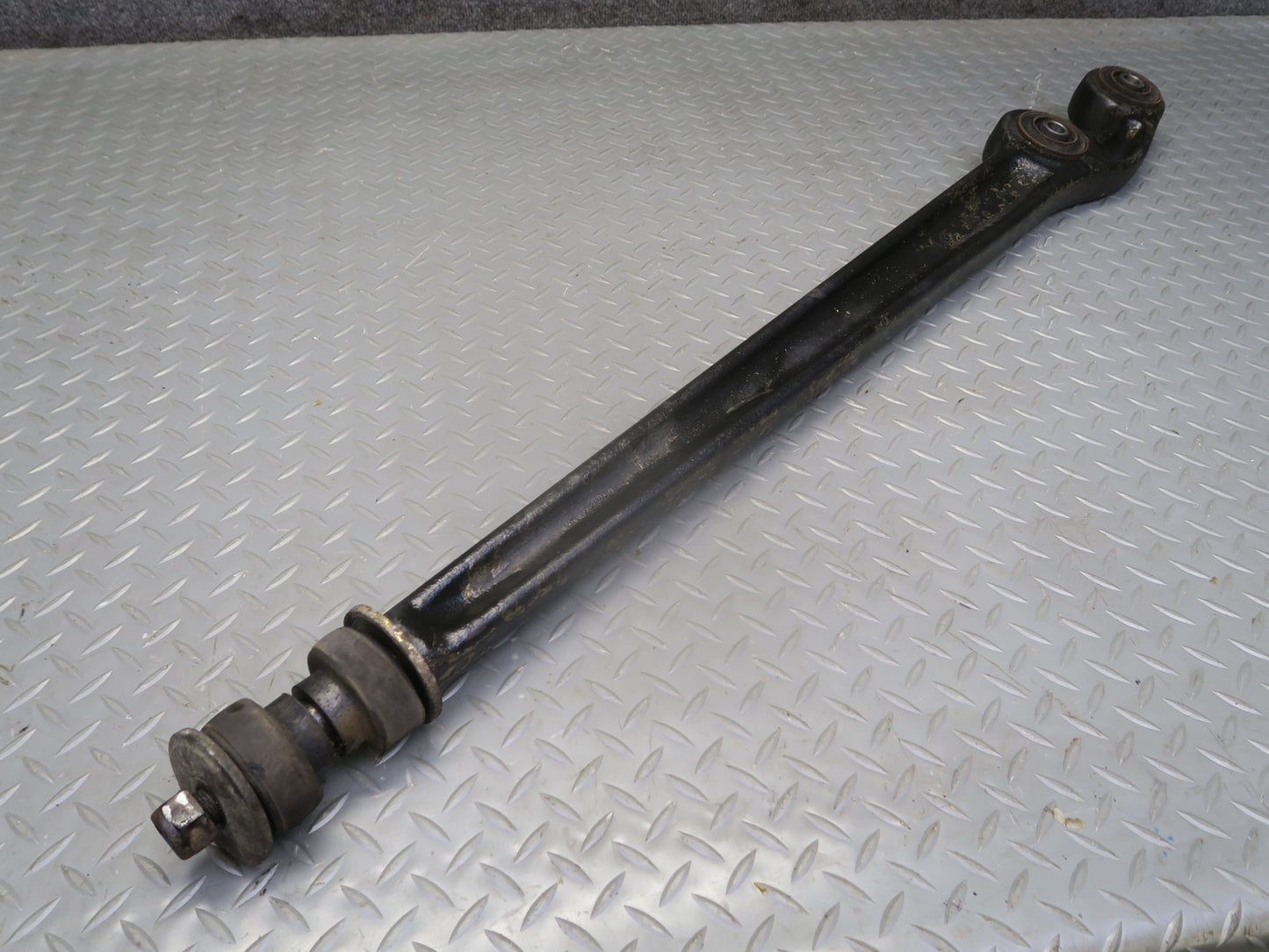 2002-2012 Mercedes W463 G500 Rear Right Lower Trailing Control  Arm 4613520005