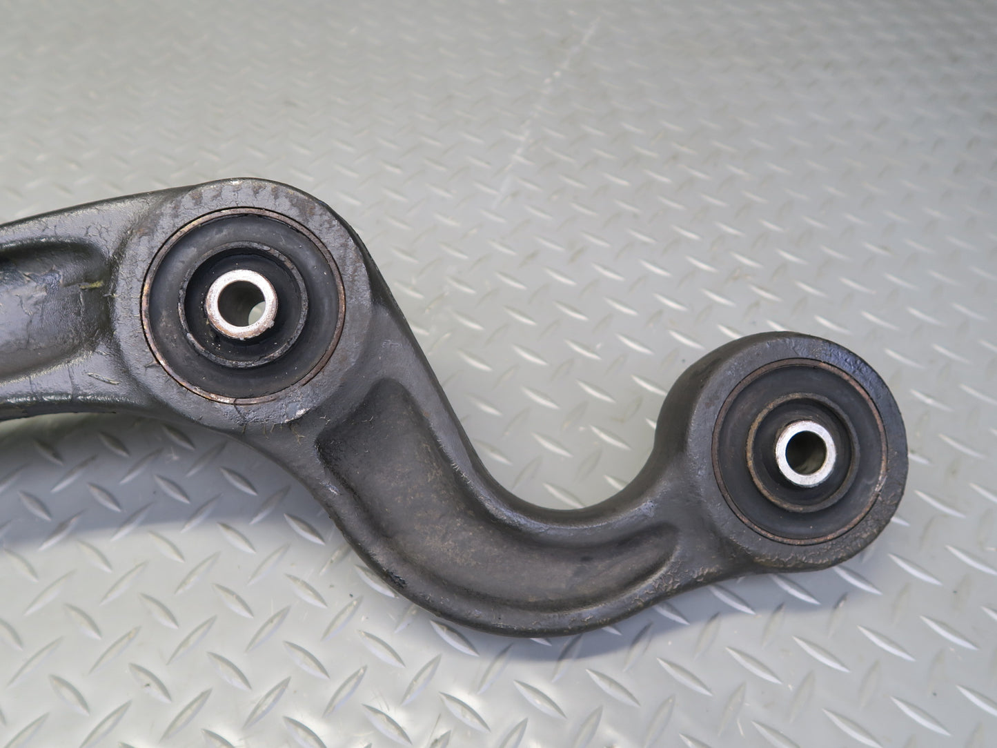 2002-2012 Mercedes W463 G500 Front Left Lower Trailing Control  Arm 4603330105