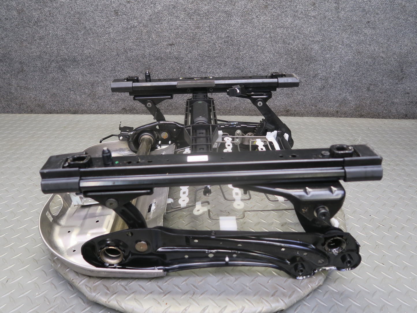 2017-2023 Alfa Romeo Stelvio Front Left Driver Side Seat Frame Track