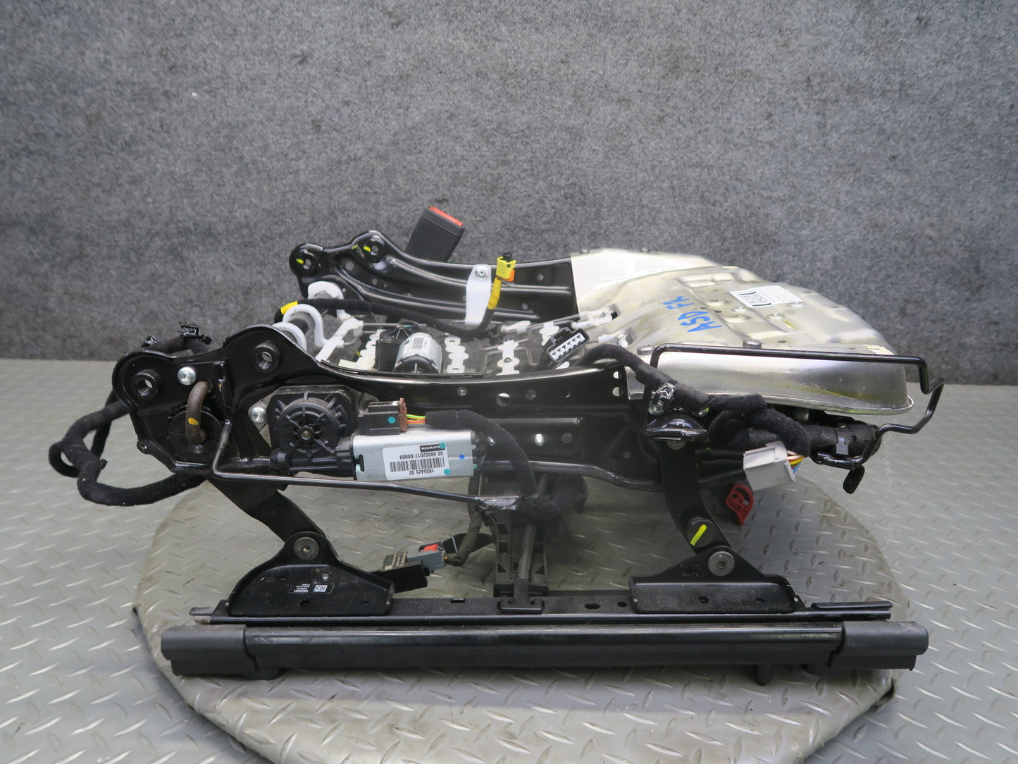 2017-2023 Alfa Romeo Stelvio Front Right Passenger Side Seat Frame Track