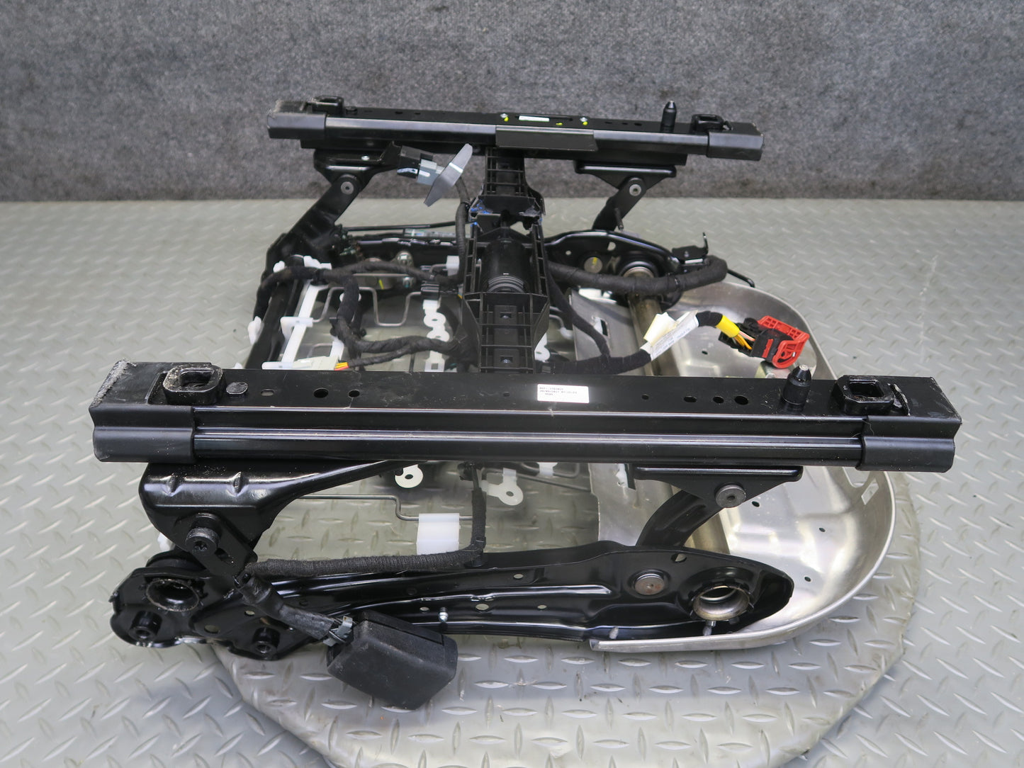2017-2023 Alfa Romeo Stelvio Front Right Passenger Side Seat Frame Track