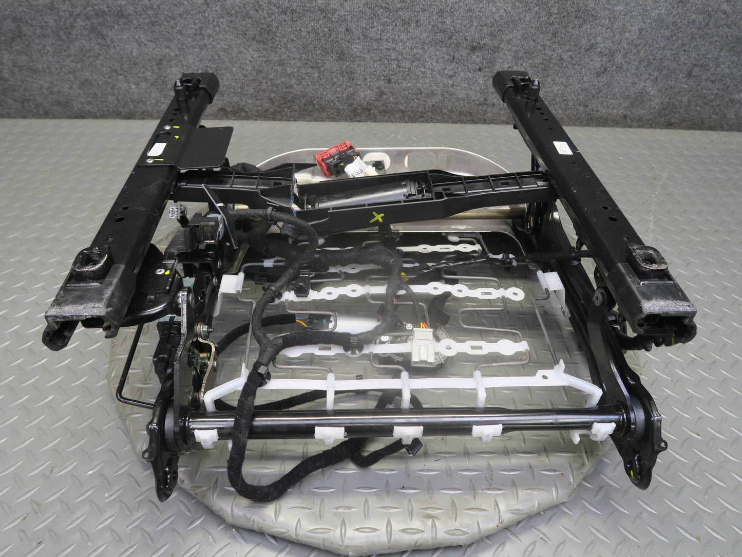 2017-2023 Alfa Romeo Stelvio Front Right Passenger Side Seat Frame Track