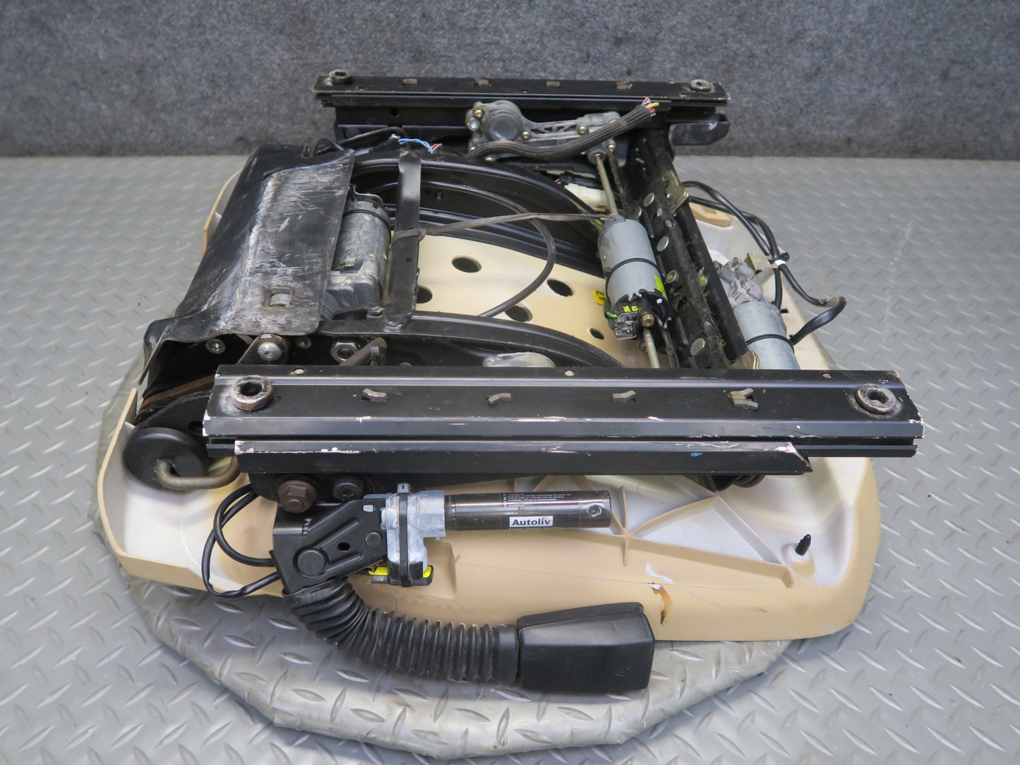 96-98 BMW E36 328i Convertible Front Right Seat Lower Frame Track Rail Motor OEM