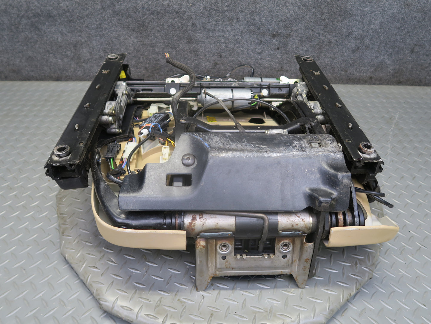 96-98 BMW E36 328i Convertible Front Right Seat Lower Frame Track Rail Motor OEM