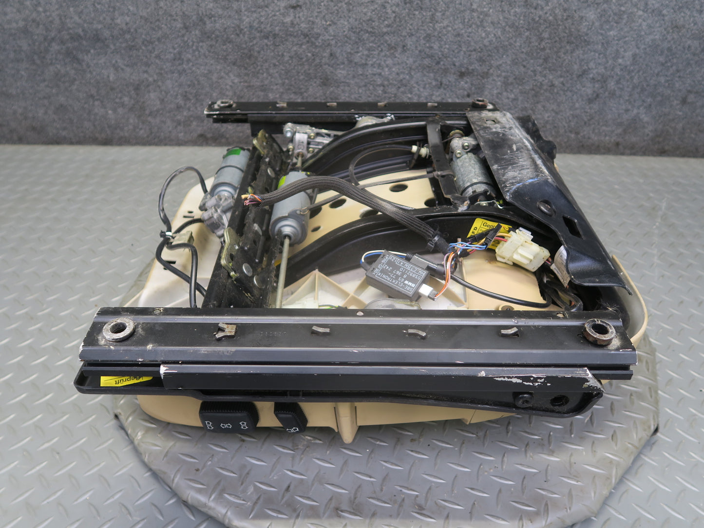 96-98 BMW E36 328i Convertible Front Right Seat Lower Frame Track Rail Motor OEM
