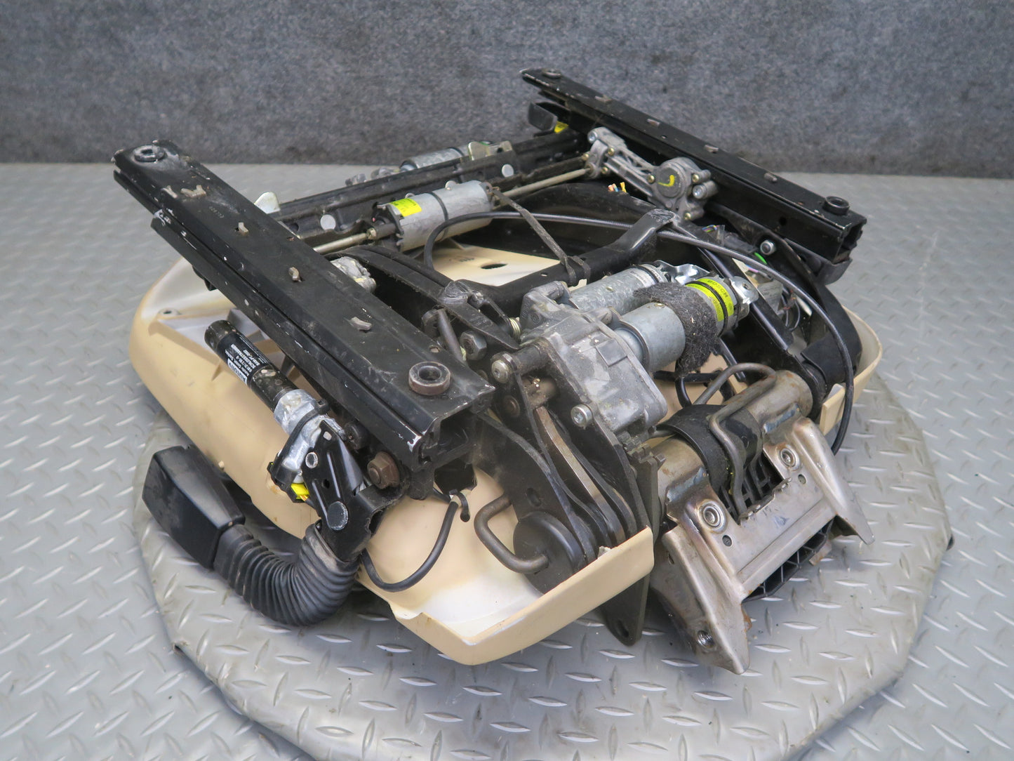 96-98 BMW E36 328iC Convertible Front Left Seat Lower Frame Track Rail Motor OEM