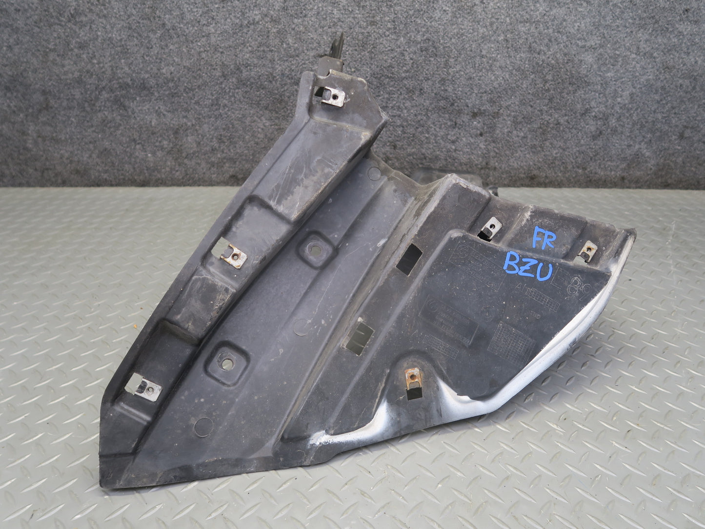 09-16 BMW E89 Z4 28i 35i Front Right Fender Liner Splash Shield 7191030 OEM