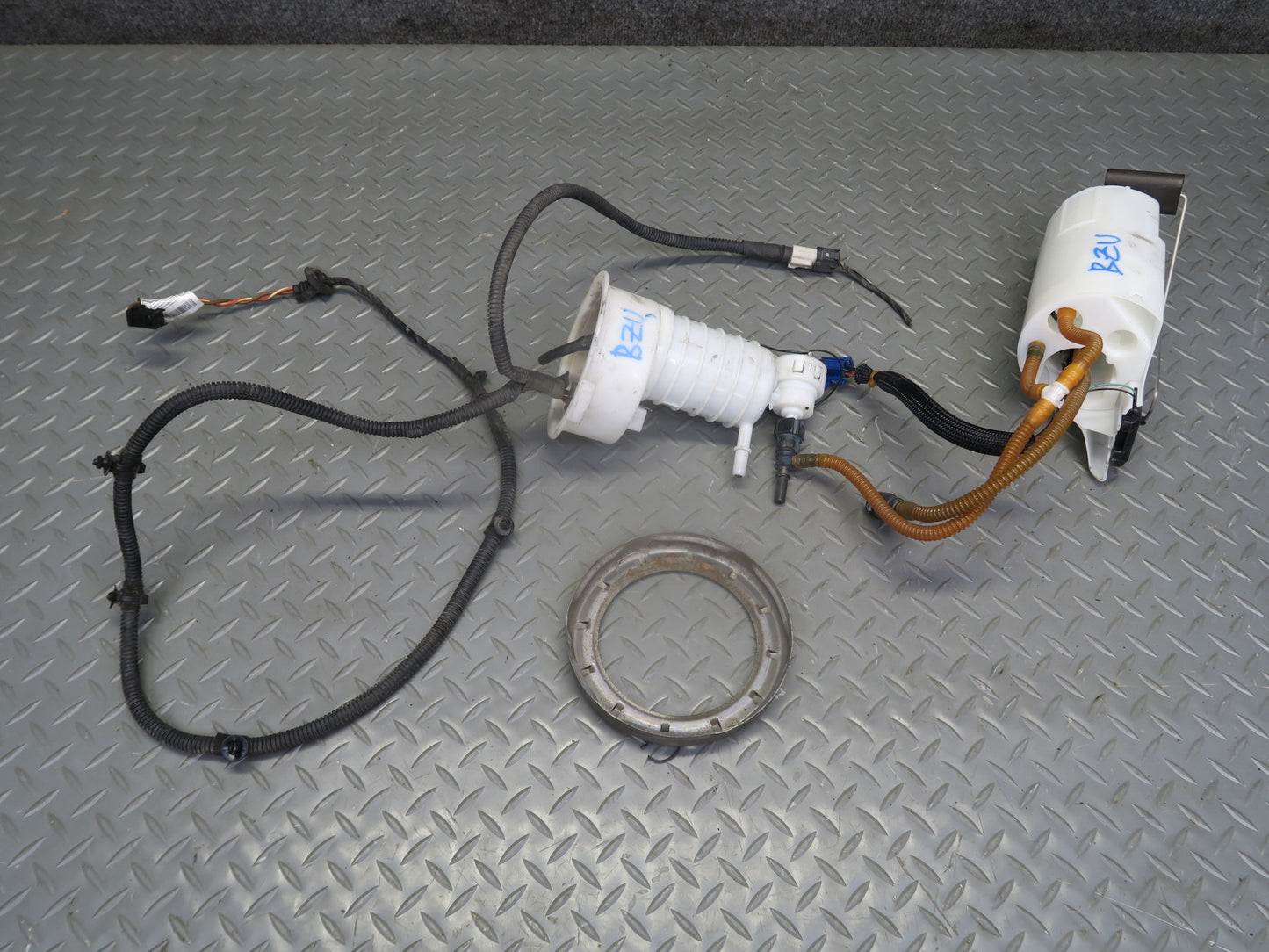 12-16 BMW E89 Z4 28i N20 Fuel Pump & Pressure Regulator Assembly 84K Miles OEM