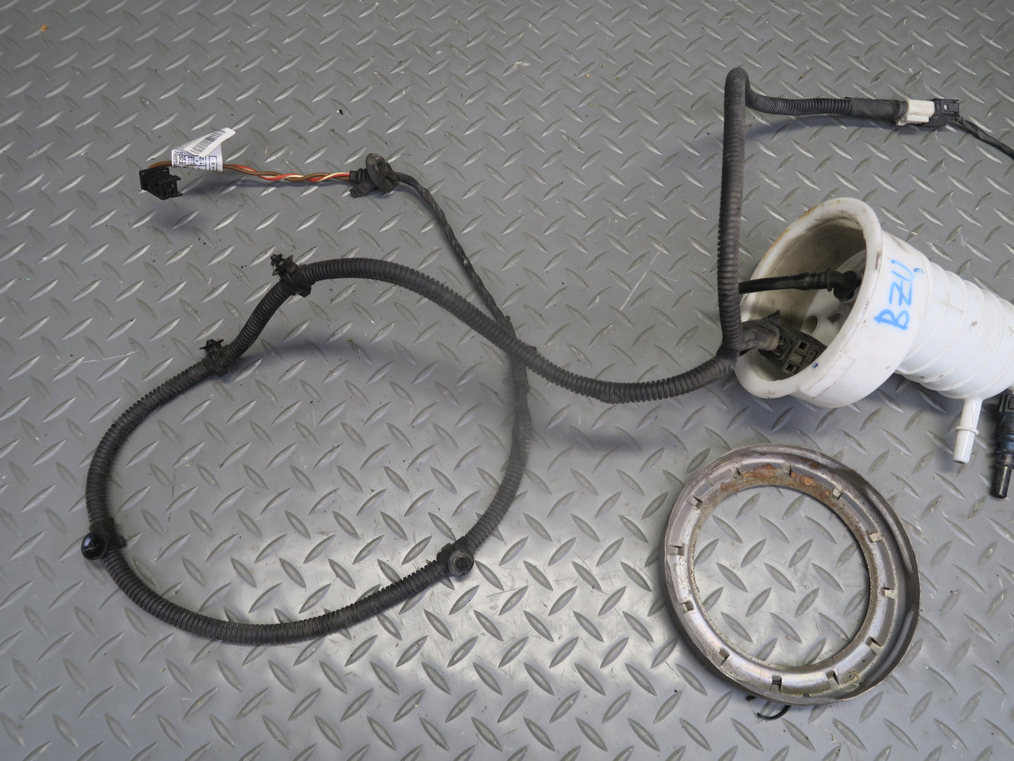 12-16 BMW E89 Z4 28i N20 Fuel Pump & Pressure Regulator Assembly 84K Miles OEM