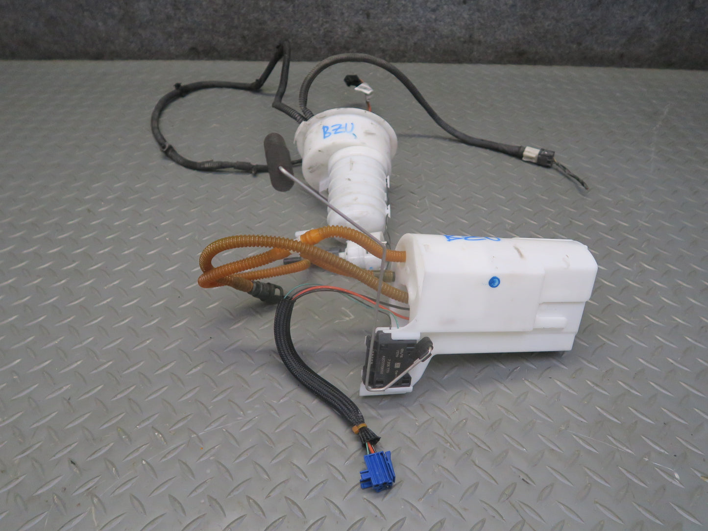 12-16 BMW E89 Z4 28i N20 Fuel Pump & Pressure Regulator Assembly 84K Miles OEM