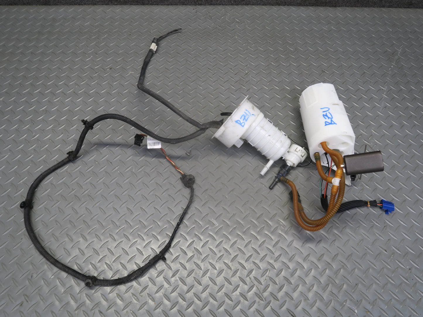 12-16 BMW E89 Z4 28i N20 Fuel Pump & Pressure Regulator Assembly 84K Miles OEM
